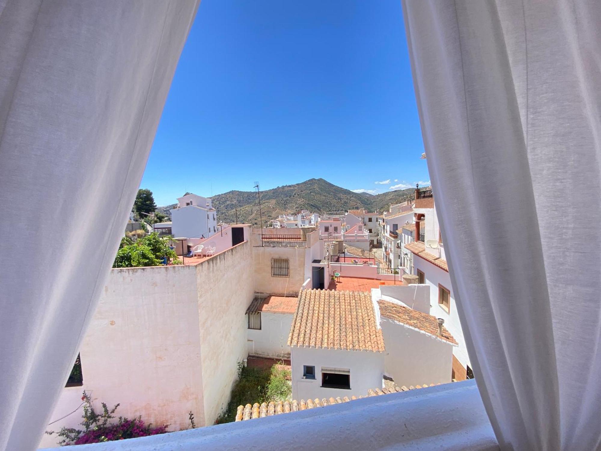 Casa Miguel - 3 Beautiful Apartments Availabe Sayalonga Esterno foto
