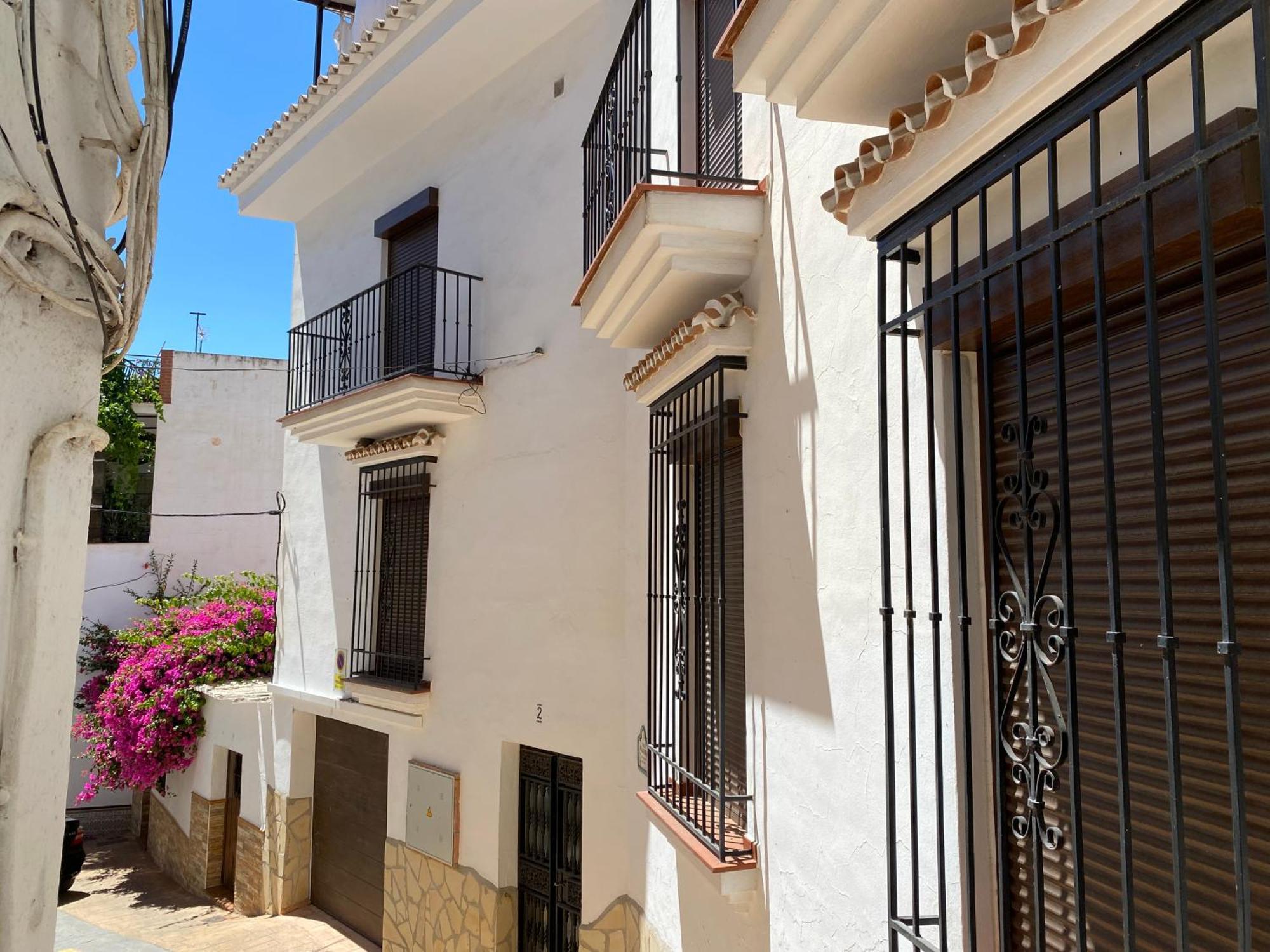 Casa Miguel - 3 Beautiful Apartments Availabe Sayalonga Esterno foto
